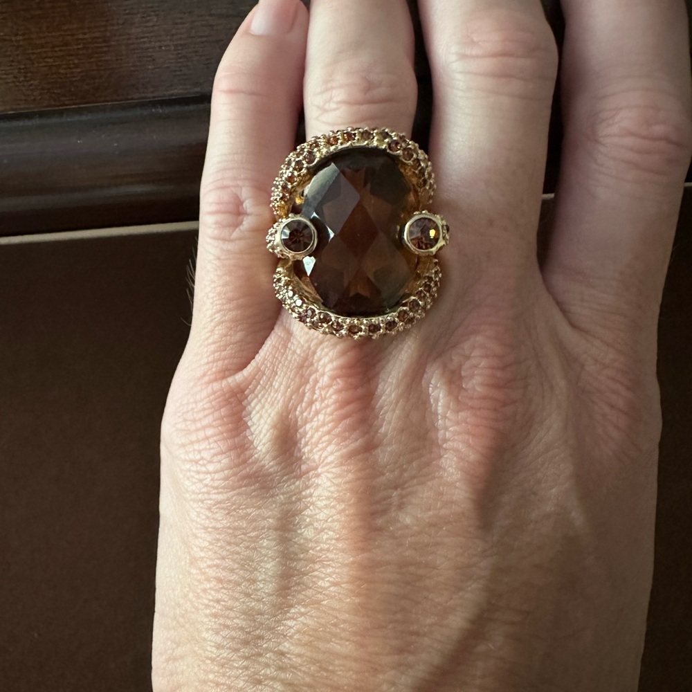 Never worn ABS Allen Schwartz large cocktail ring